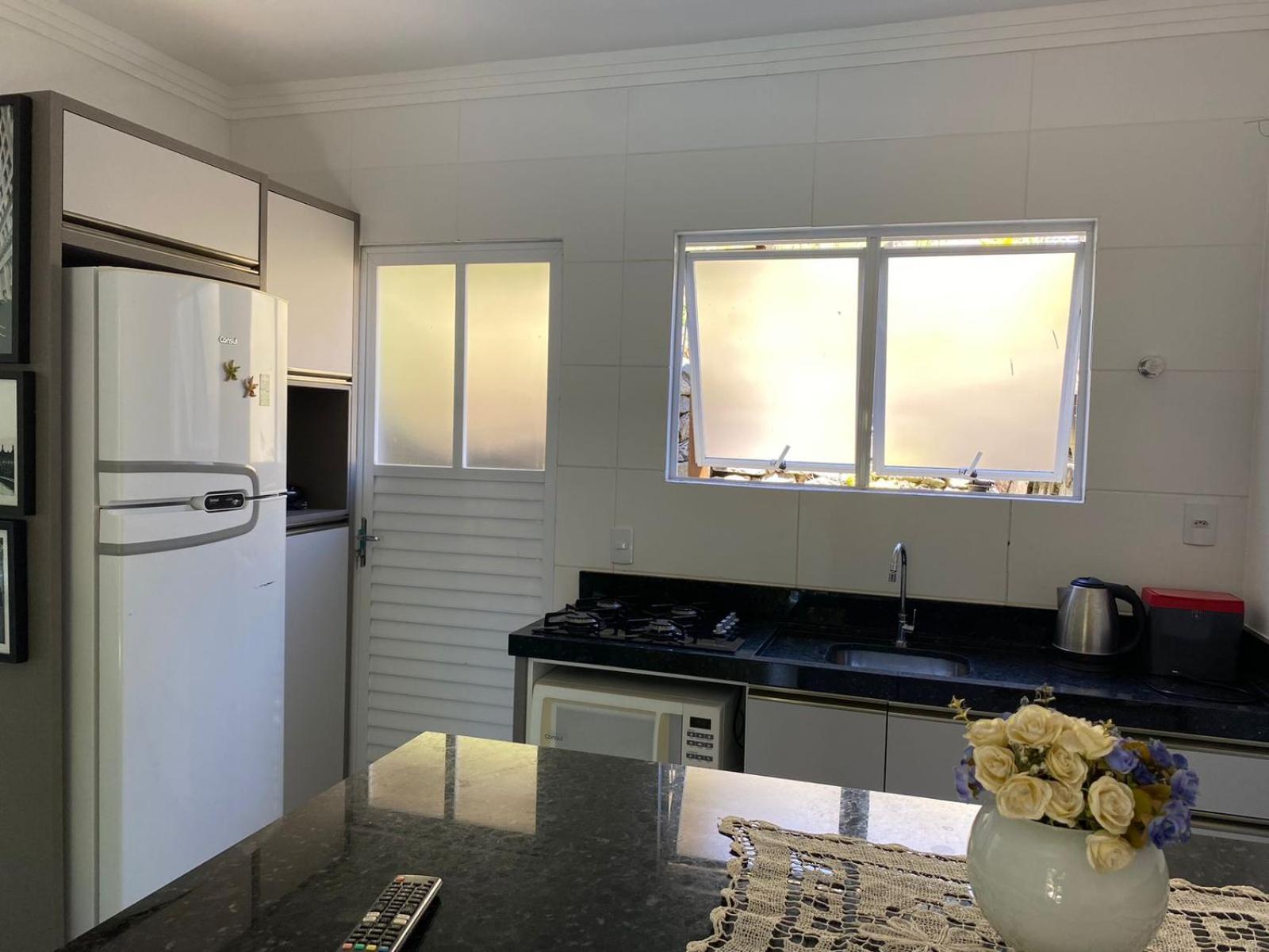 Residencial Com Piscina Possui Jacuzzi Aquecida Com Hidromassagem Villa Bombinhas Exterior foto