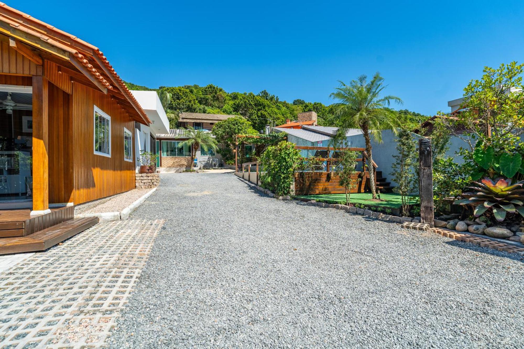 Residencial Com Piscina Possui Jacuzzi Aquecida Com Hidromassagem Villa Bombinhas Exterior foto