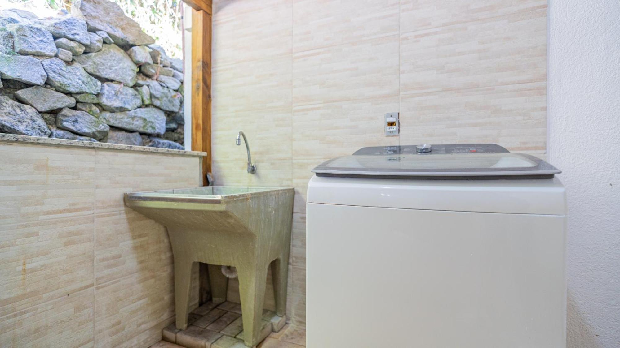 Residencial Com Piscina Possui Jacuzzi Aquecida Com Hidromassagem Villa Bombinhas Exterior foto