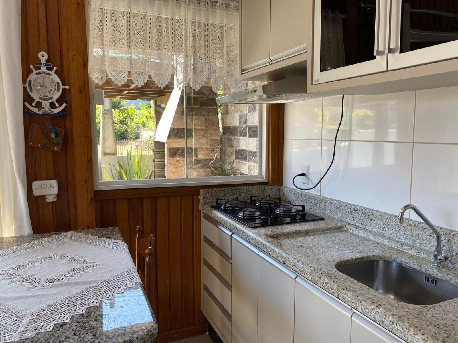Residencial Com Piscina Possui Jacuzzi Aquecida Com Hidromassagem Villa Bombinhas Exterior foto