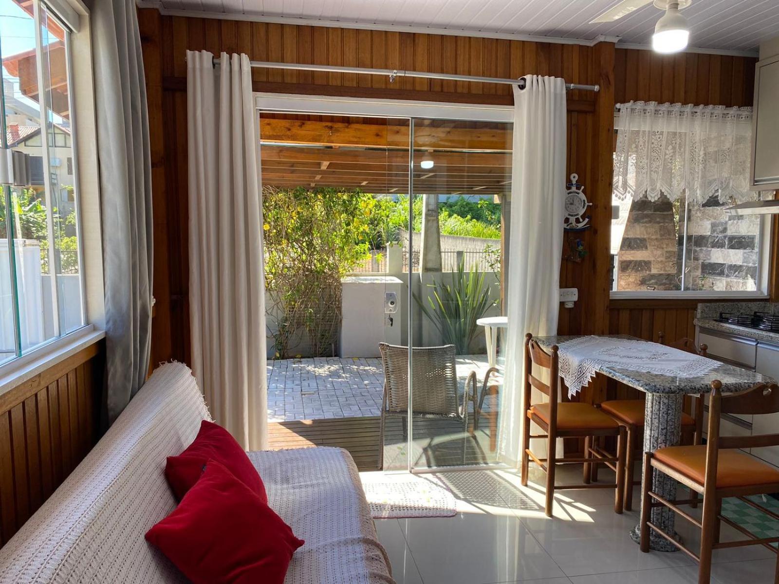 Residencial Com Piscina Possui Jacuzzi Aquecida Com Hidromassagem Villa Bombinhas Exterior foto
