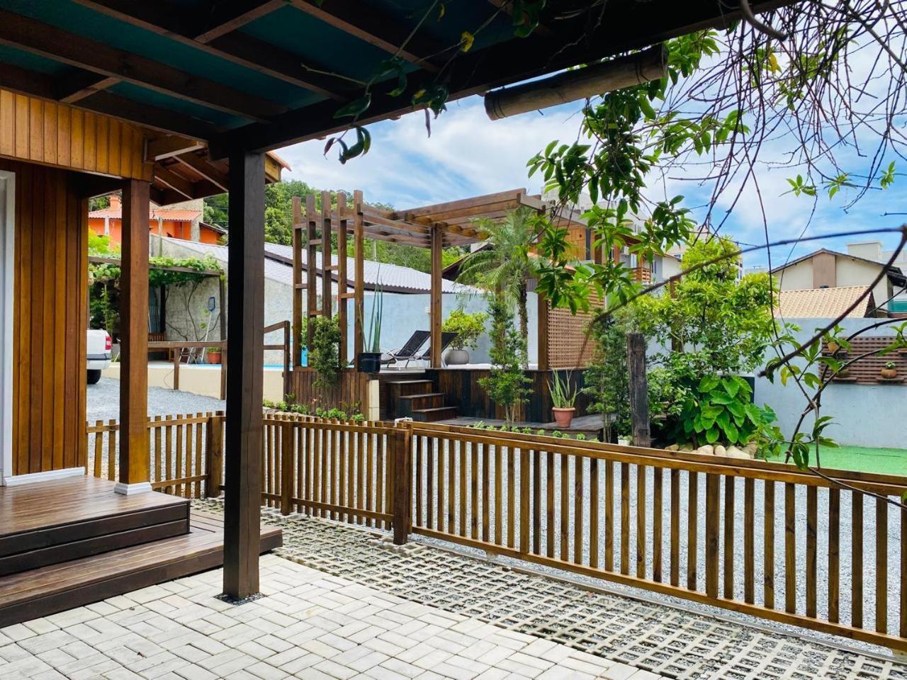 Residencial Com Piscina Possui Jacuzzi Aquecida Com Hidromassagem Villa Bombinhas Exterior foto