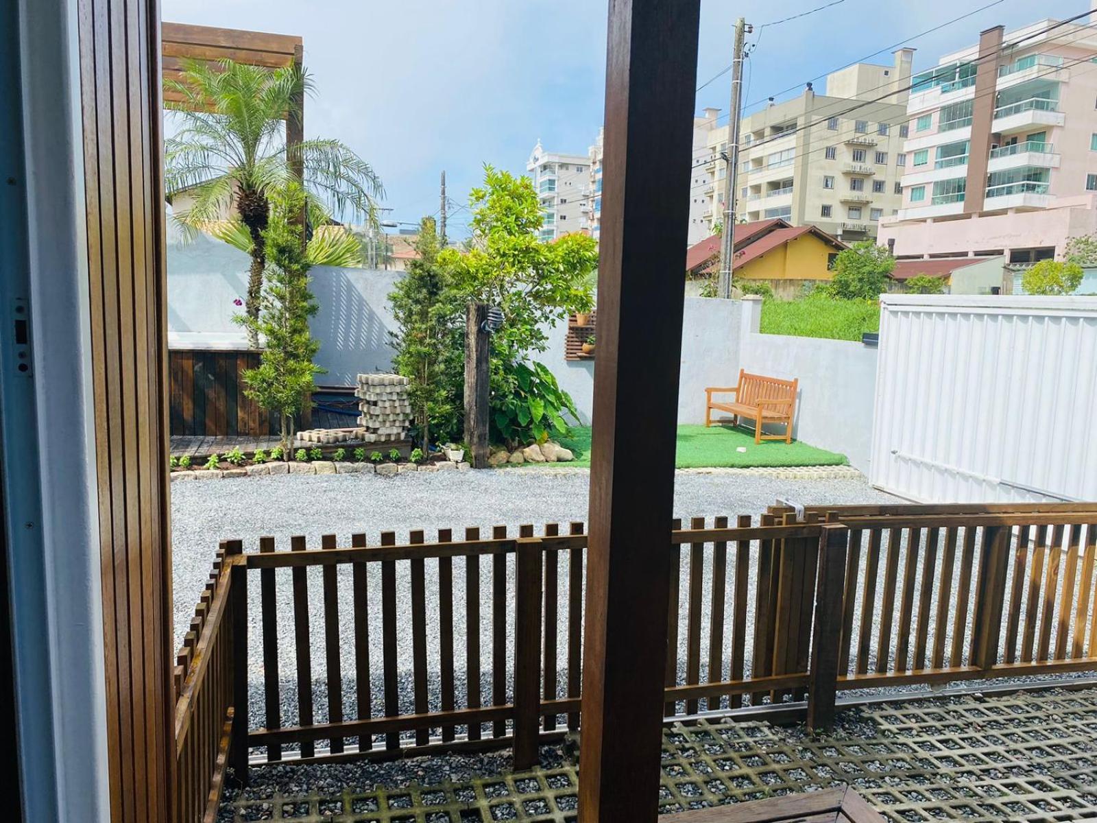 Residencial Com Piscina Possui Jacuzzi Aquecida Com Hidromassagem Villa Bombinhas Exterior foto