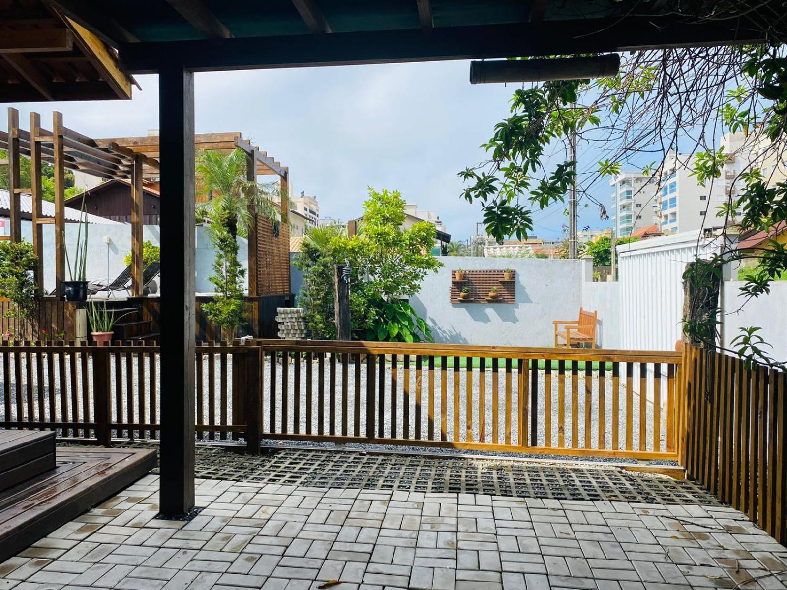 Residencial Com Piscina Possui Jacuzzi Aquecida Com Hidromassagem Villa Bombinhas Exterior foto