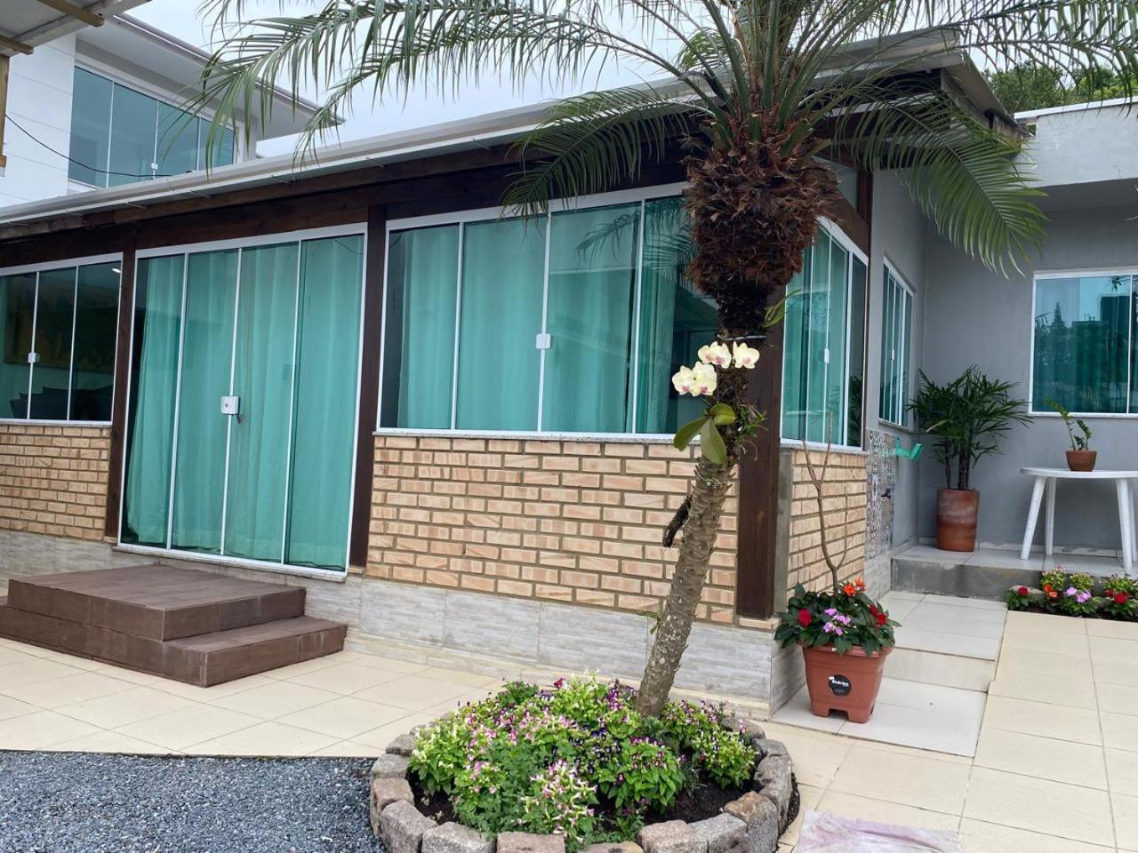 Residencial Com Piscina Possui Jacuzzi Aquecida Com Hidromassagem Villa Bombinhas Exterior foto