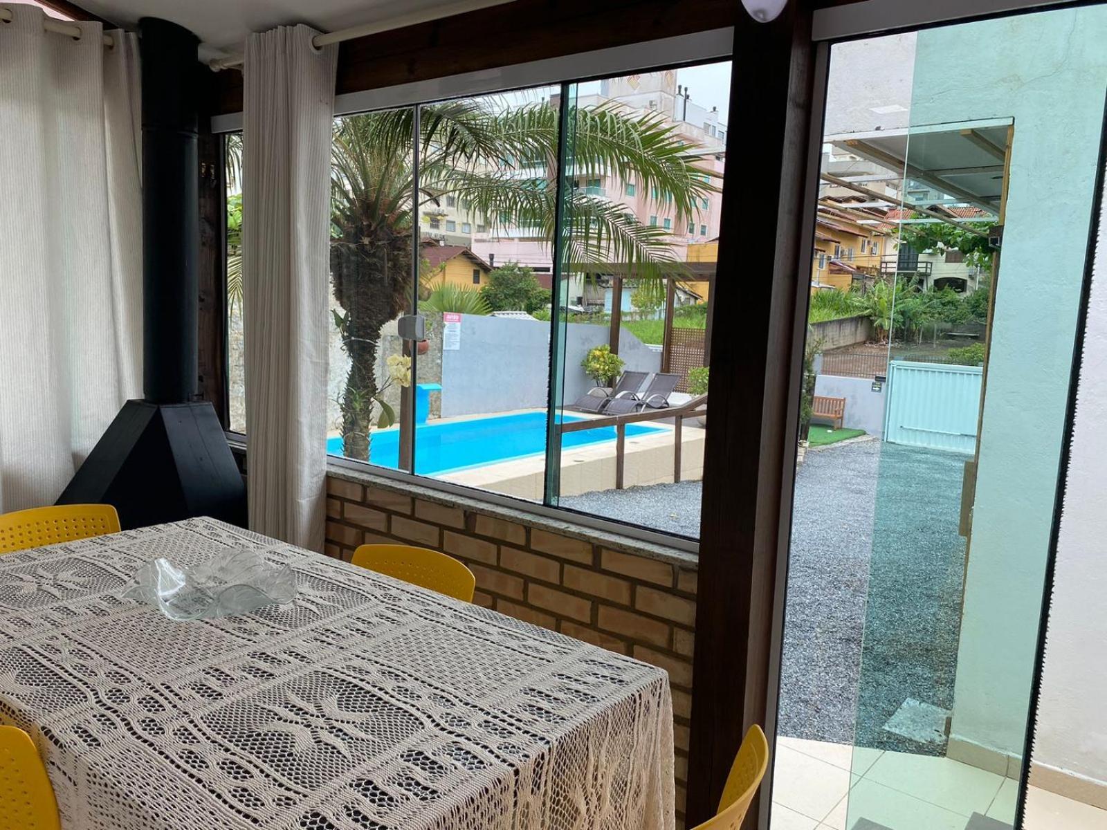Residencial Com Piscina Possui Jacuzzi Aquecida Com Hidromassagem Villa Bombinhas Exterior foto