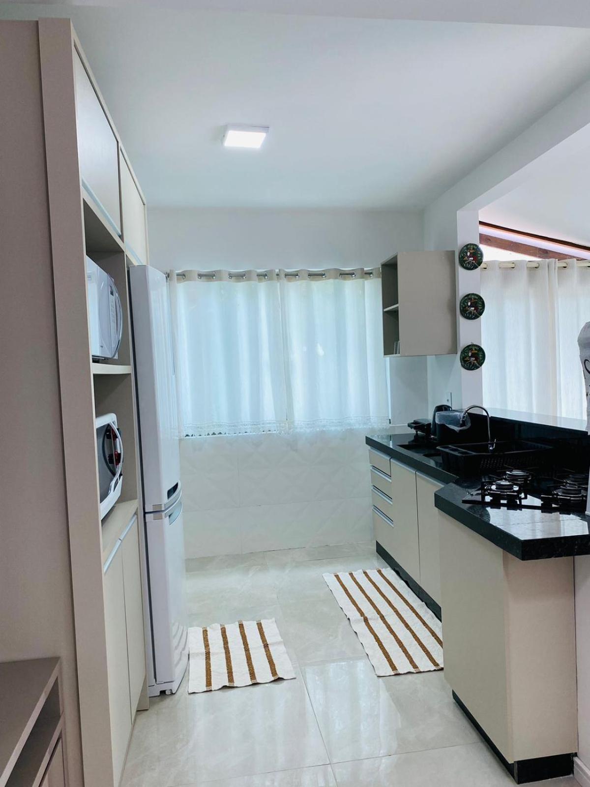 Residencial Com Piscina Possui Jacuzzi Aquecida Com Hidromassagem Villa Bombinhas Exterior foto