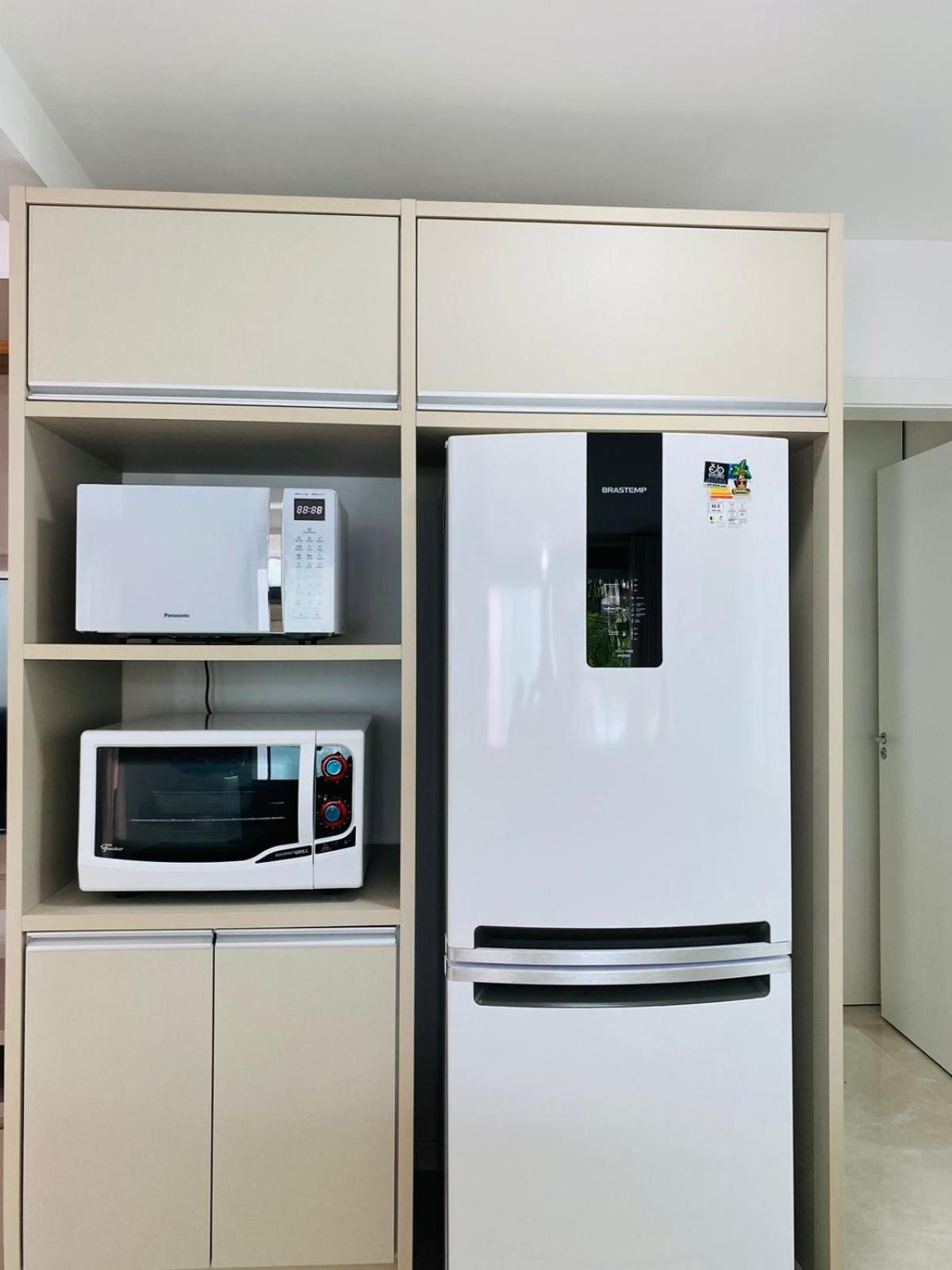 Residencial Com Piscina Possui Jacuzzi Aquecida Com Hidromassagem Villa Bombinhas Exterior foto