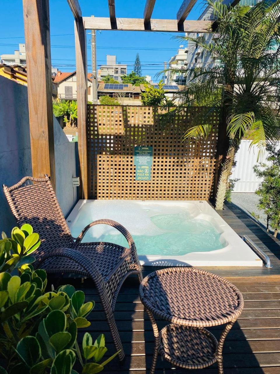 Residencial Com Piscina Possui Jacuzzi Aquecida Com Hidromassagem Villa Bombinhas Exterior foto