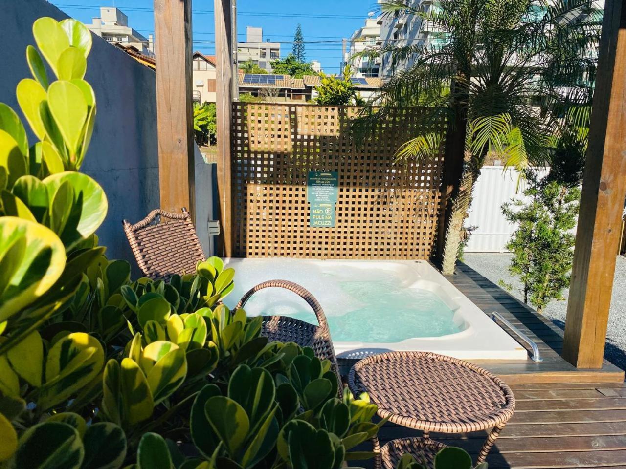 Residencial Com Piscina Possui Jacuzzi Aquecida Com Hidromassagem Villa Bombinhas Exterior foto